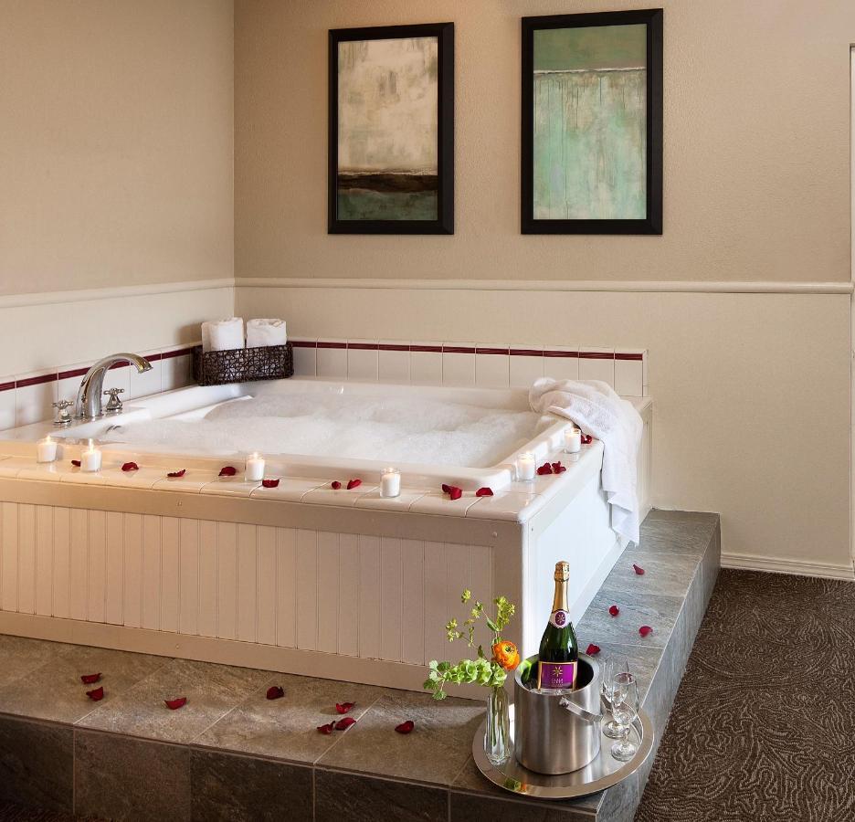 Cambria Landing Inn And Suites Eksteriør bilde