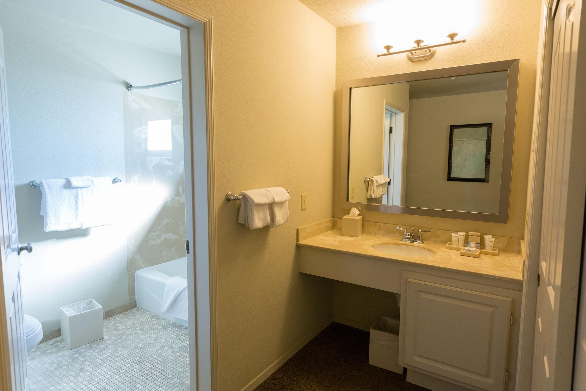 Cambria Landing Inn And Suites Eksteriør bilde