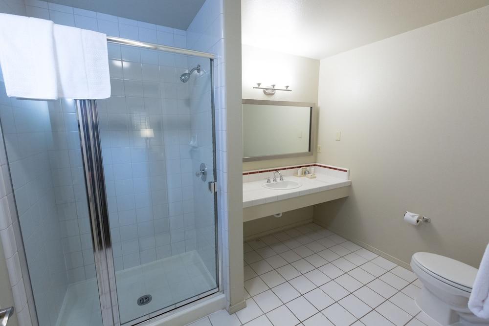 Cambria Landing Inn And Suites Eksteriør bilde