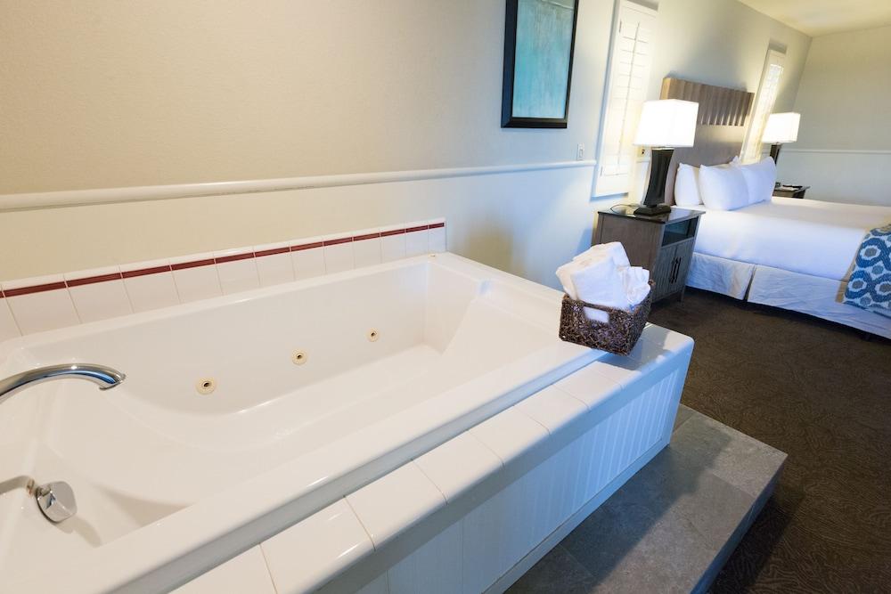 Cambria Landing Inn And Suites Eksteriør bilde