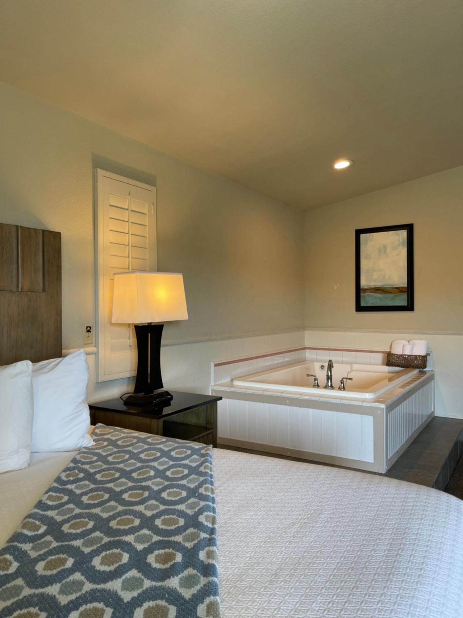 Cambria Landing Inn And Suites Eksteriør bilde