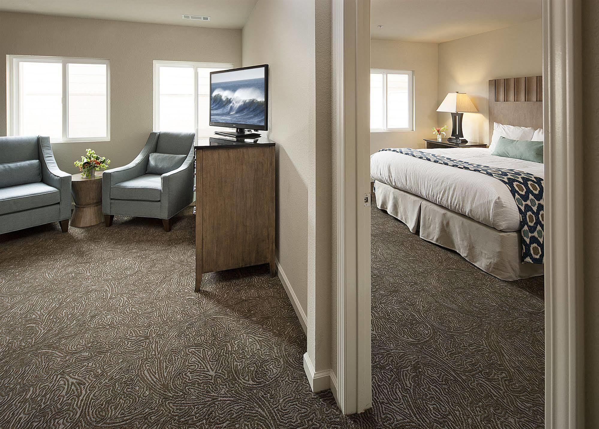 Cambria Landing Inn And Suites Eksteriør bilde